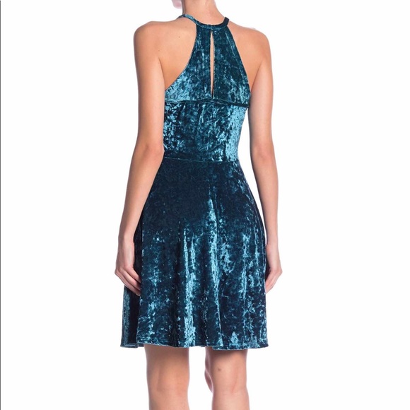 ⭐️NEW⭐️ Blue Velvet Dress - Picture 3 of 6